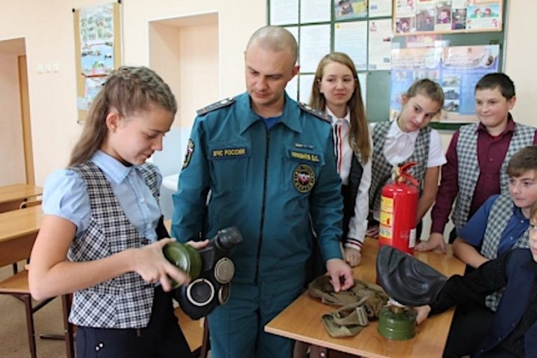 В школах Кузбасса стартовал месячник безопасности