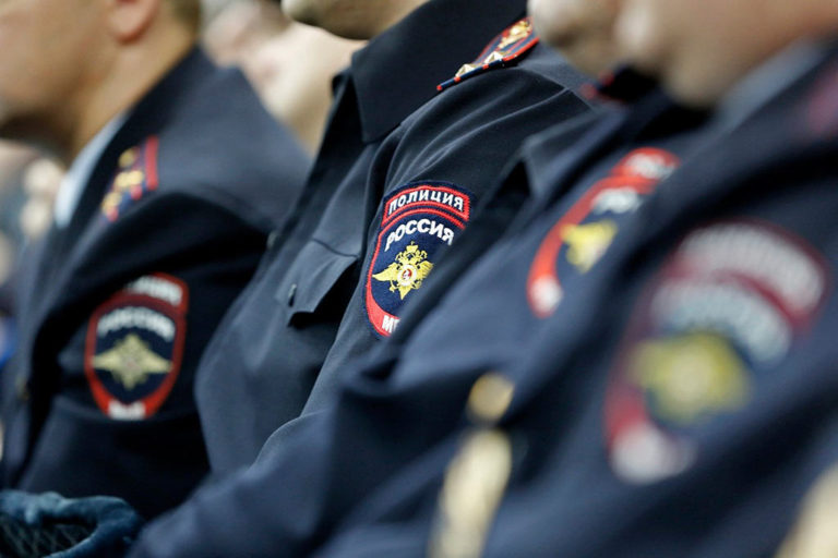 В Белове полицейские нашли и вернули домой пропавшую школьницу