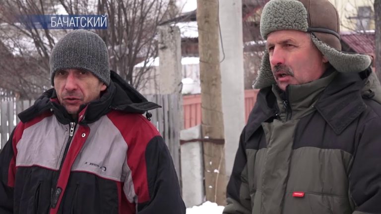 В Бачатском улица осталась без отопления из-за порыва теплотрассы