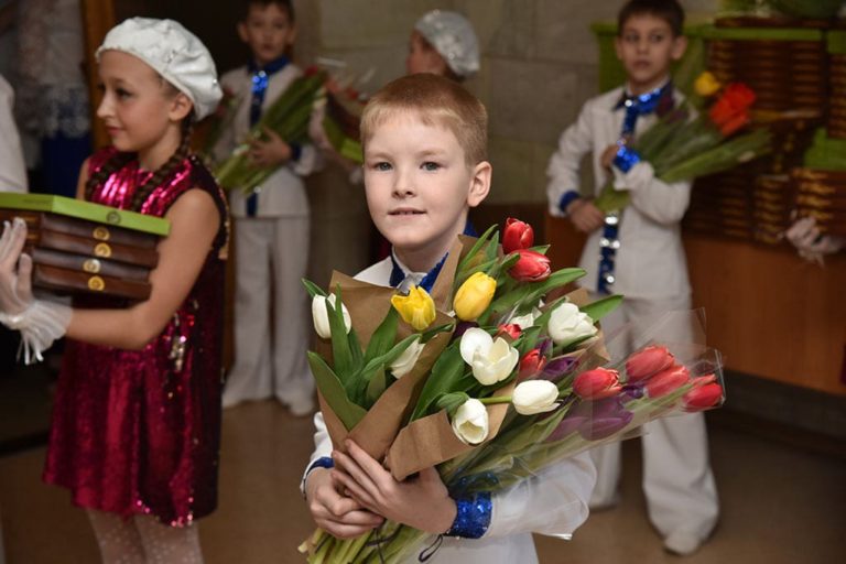 Сегодня беловчанки принимали поздравления с женским днем