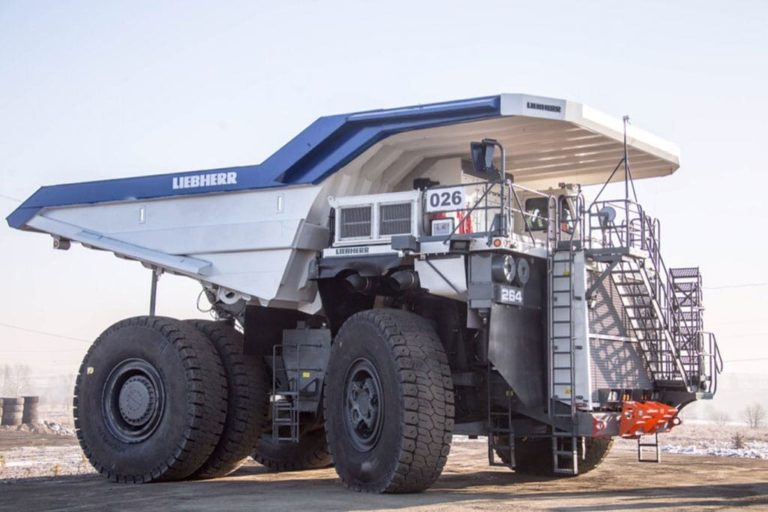 Беловский цех Liebherr выпустил первый карьерный самосвал