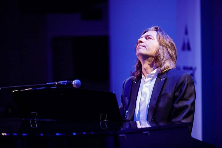 Дмитрий Маликов дал урок музыки в Белово