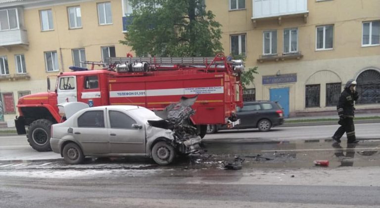 В Белове легковушка протаранила автобус с пассажирами