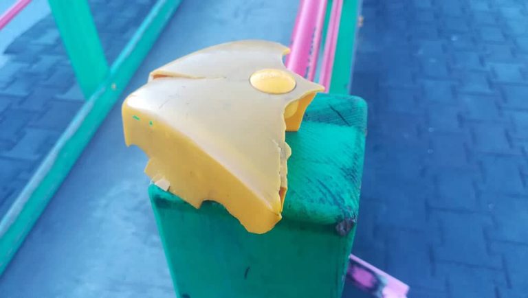 Беловчанка пожаловалась губернатору на поломки детских площадок