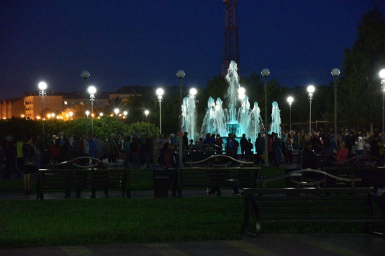 В поселке Бачатский после реконструкции открыли фонтан