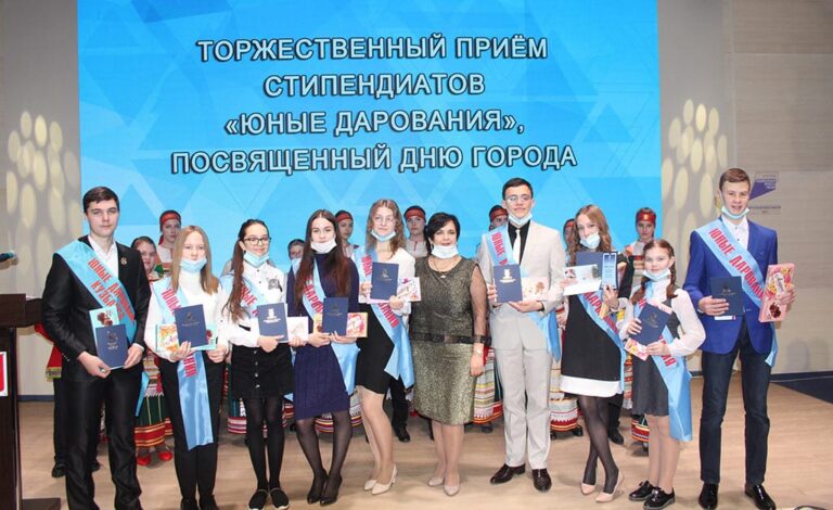 Беловчане отметили 82-ю годовщину родного города
